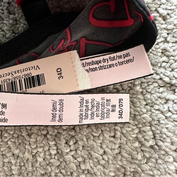 Victoria's Secret Lightly Lined Black and Red Heart Print Bra Size 34D - Picture 3 of 5